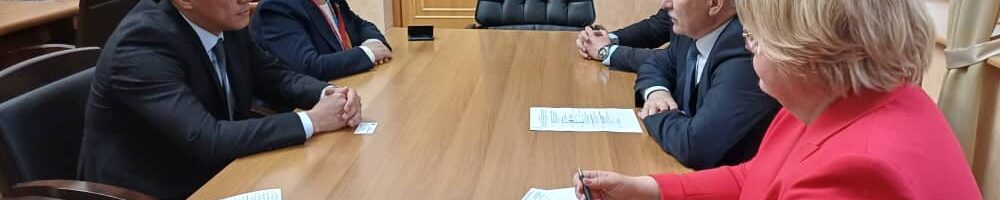 По поручению Председателя Кабинета Министров А. Касымалиева Министр науки, высшего образования и инноваций Кыргызской Республики БактиярОрозов принял участие в Международном экономическом форуме, посвящённом вопросам образования, в городе Санкт-Петербург Российской Федерации.